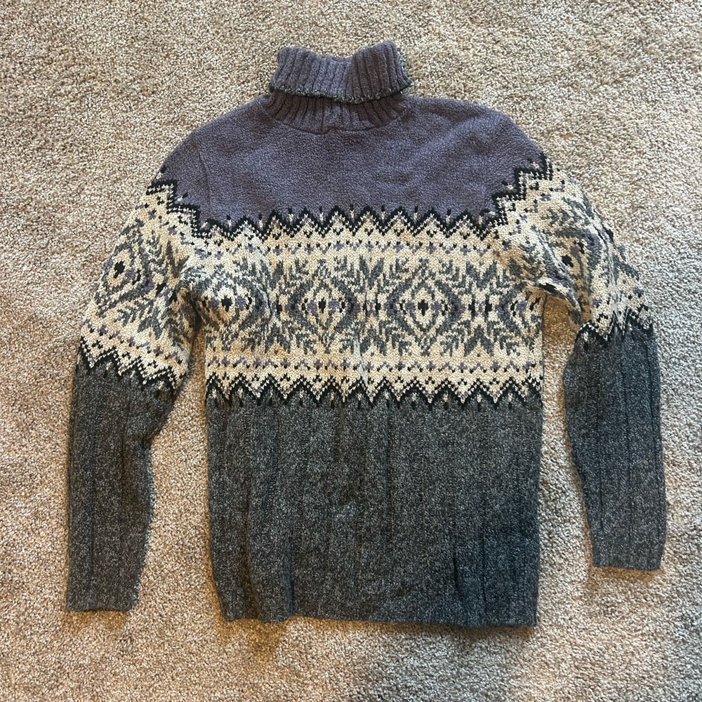 Kathy Ireland Gray and Cream Turtleneck Sweater